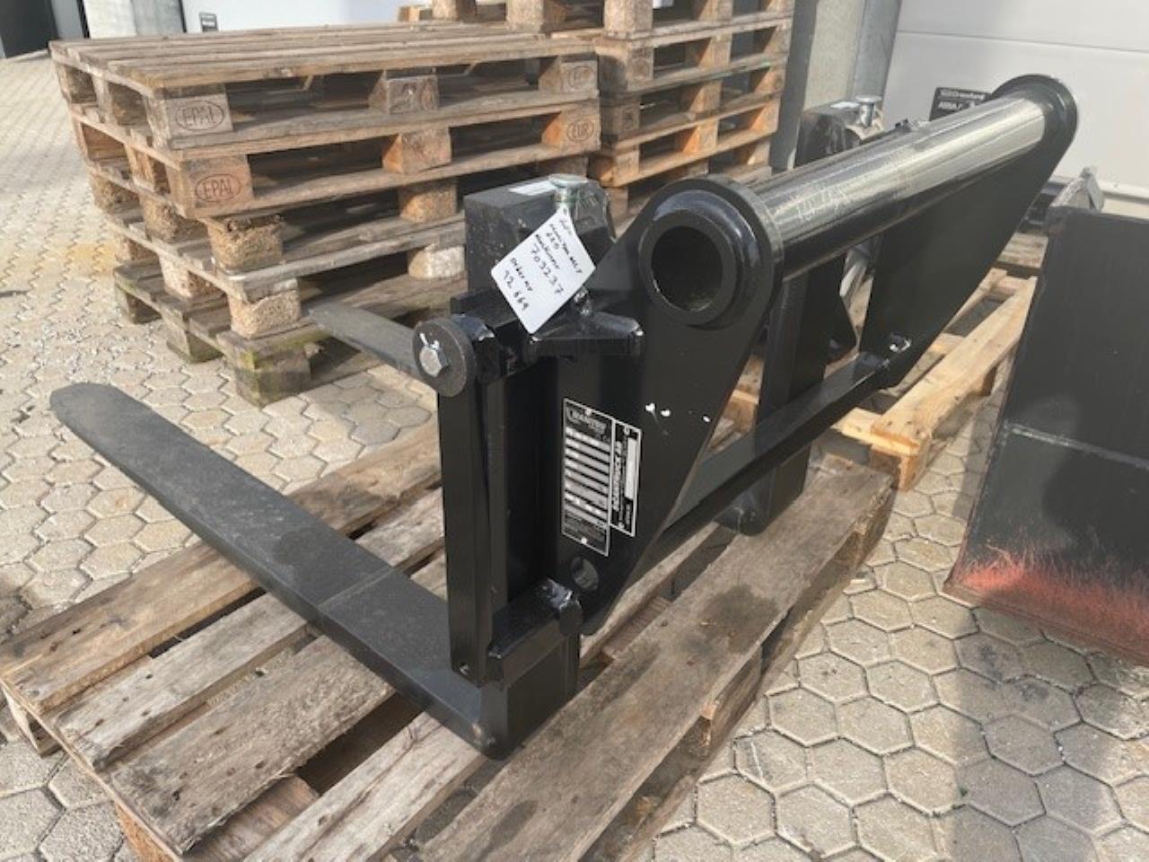 Manitou Gaffelställ mek. PFB25 2,5T