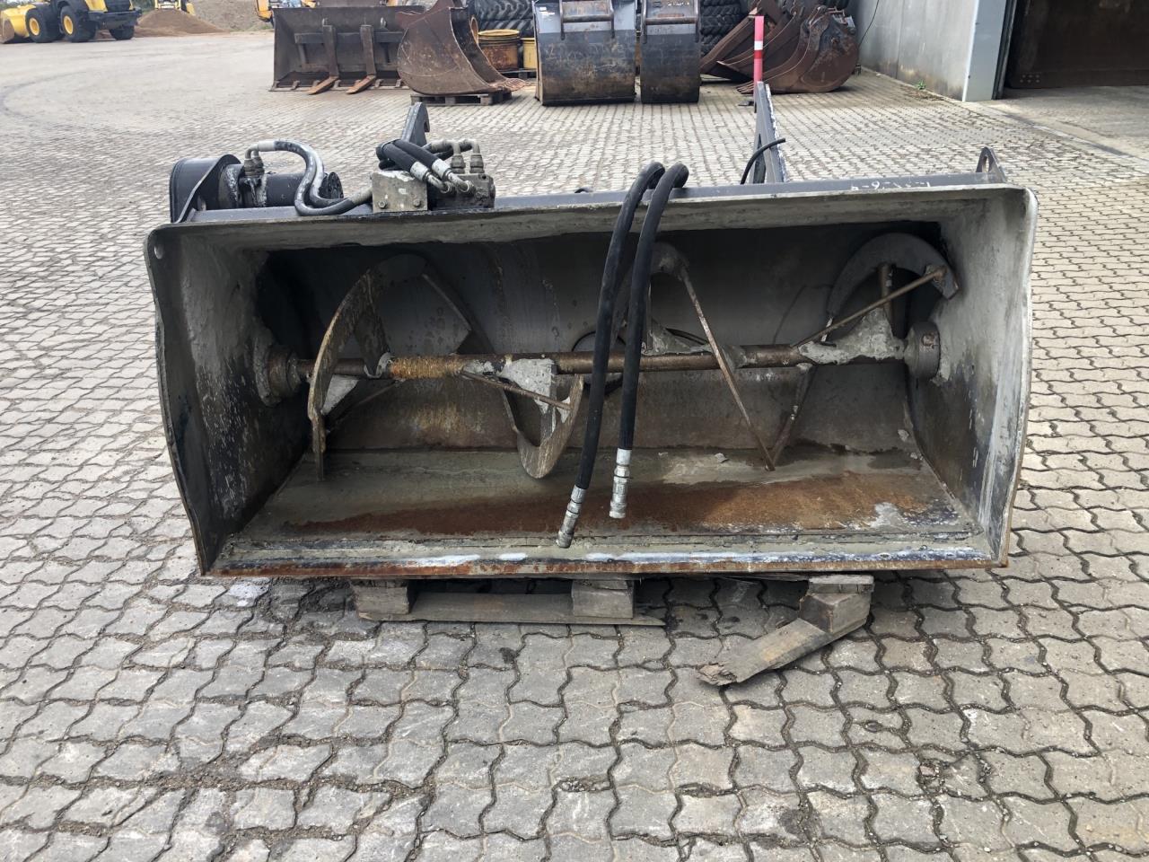 Beton mixer skovl